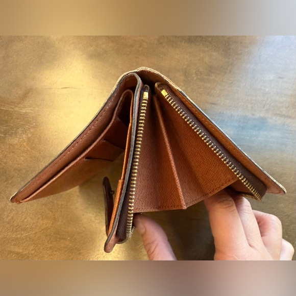 Louis Vuitton Authentic Compact Zip Bifold Monogram Wallet - Picture 12 of 16